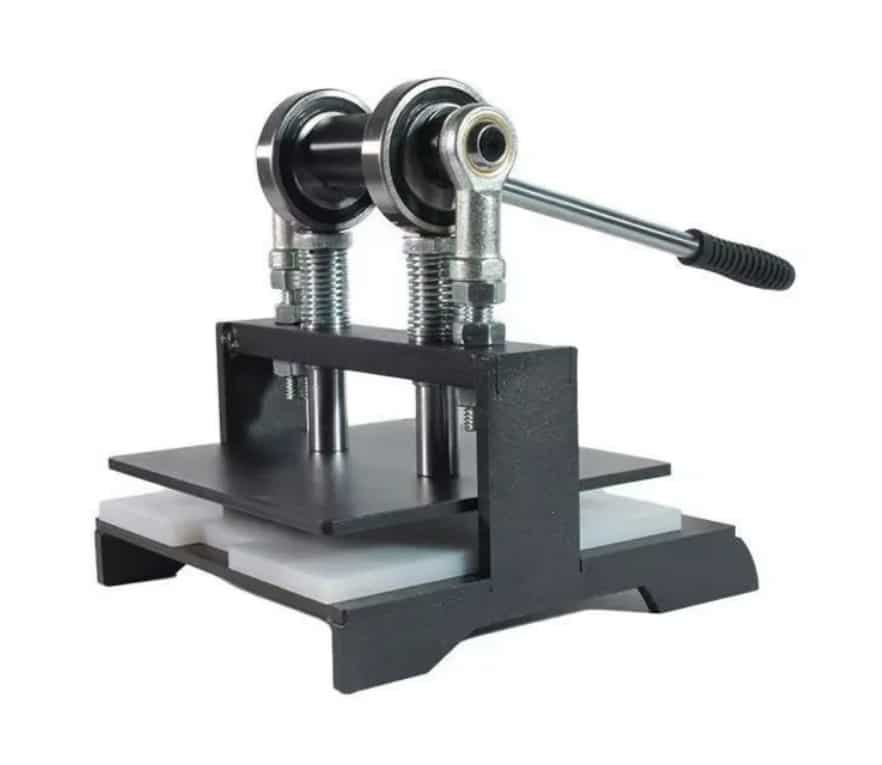 Table Tennis Racket Rubber Cutting Machine - Image 2