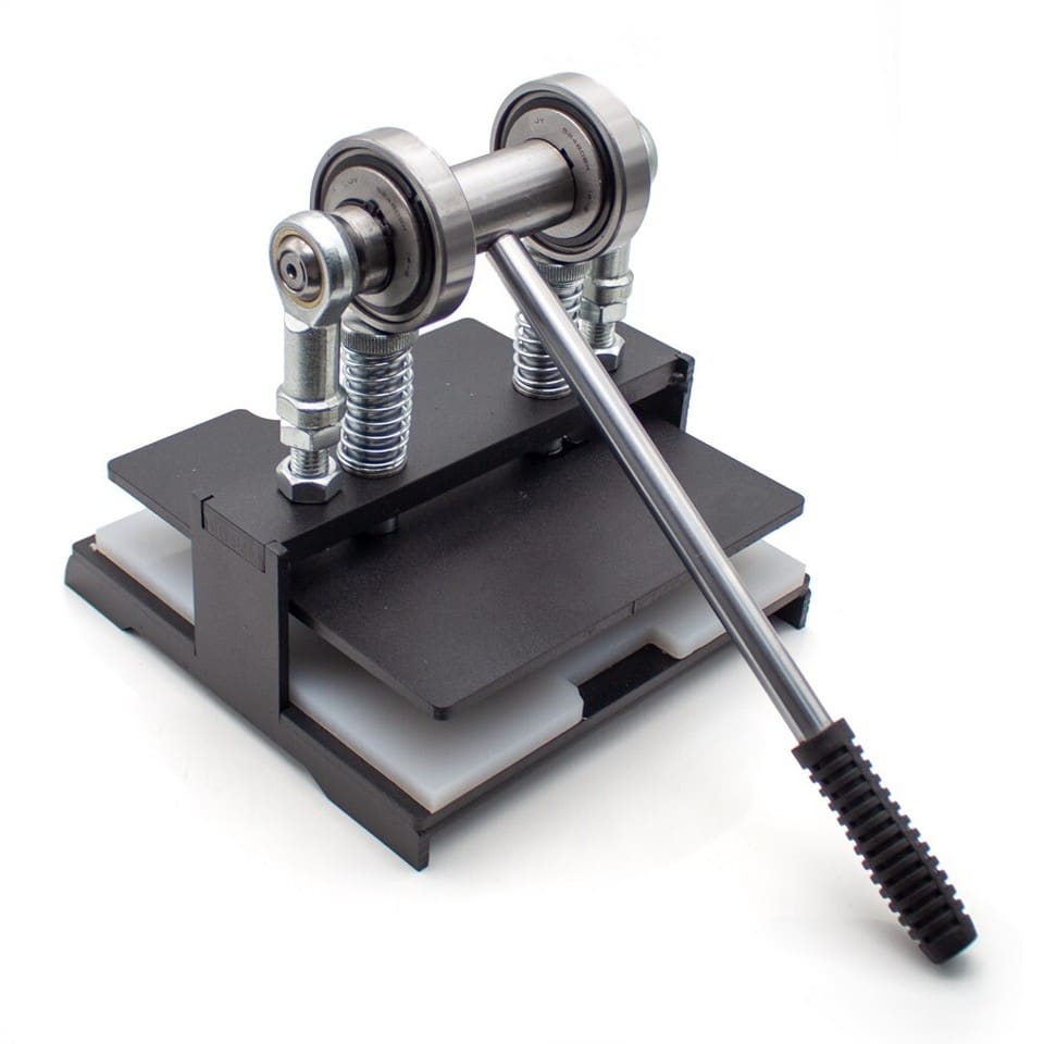Table Tennis Racket Rubber Cutting Machine - Image 9